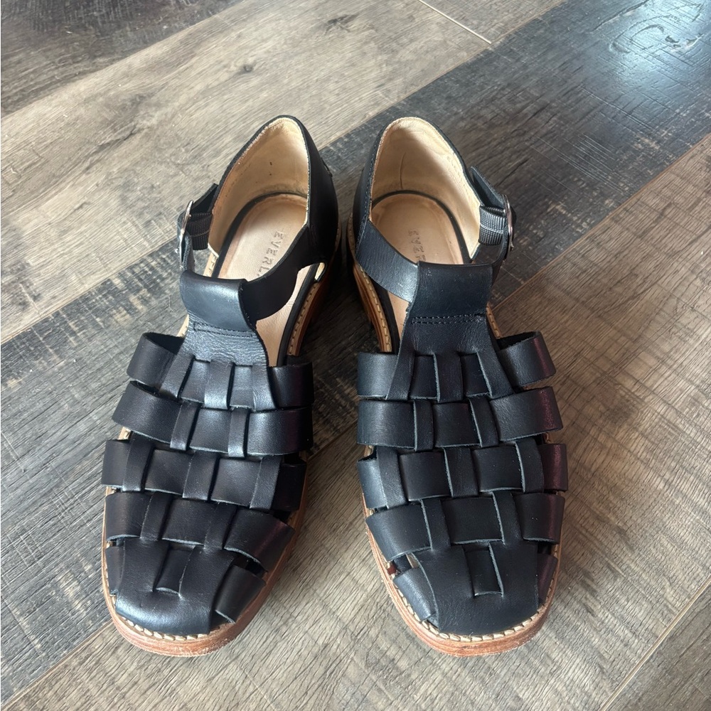 Everlane black leather woven strappy fisherman sandals size 7